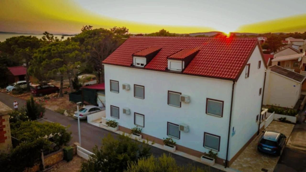 Apartments Ivan Vir Extérieur photo